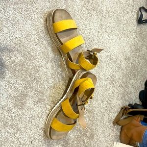 Gold wedges, size 71/2